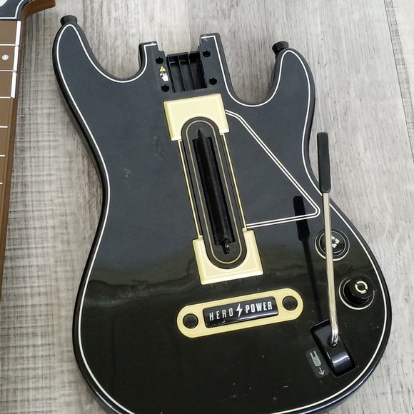 Guitar Hero Live Wireless Activision Guitar Controller ONLY ~ NO DONGLE - Picture 3 of 7